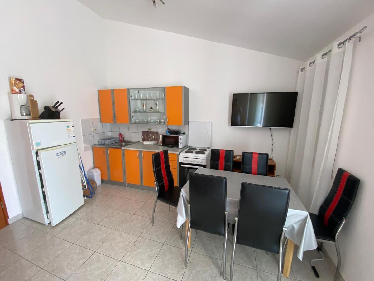 Apartmani Anita 스타리그라드 파클레니차 외부 사진
