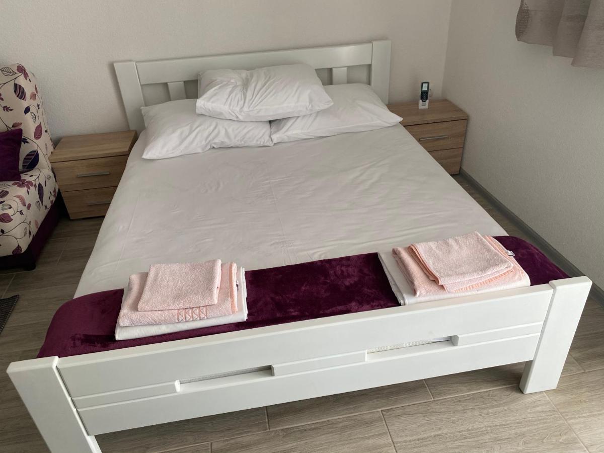 Apartmani Anita 스타리그라드 파클레니차 외부 사진